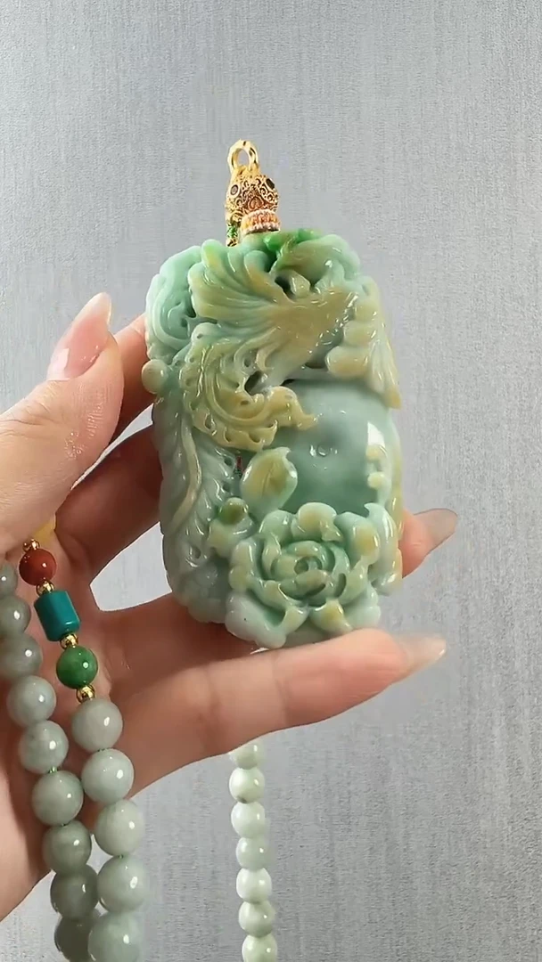 颈饰未镶嵌翡翠凤穿牡丹