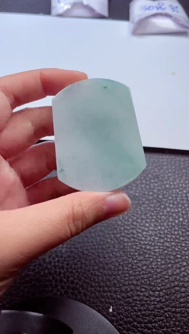 颈饰未镶嵌翡翠00008623