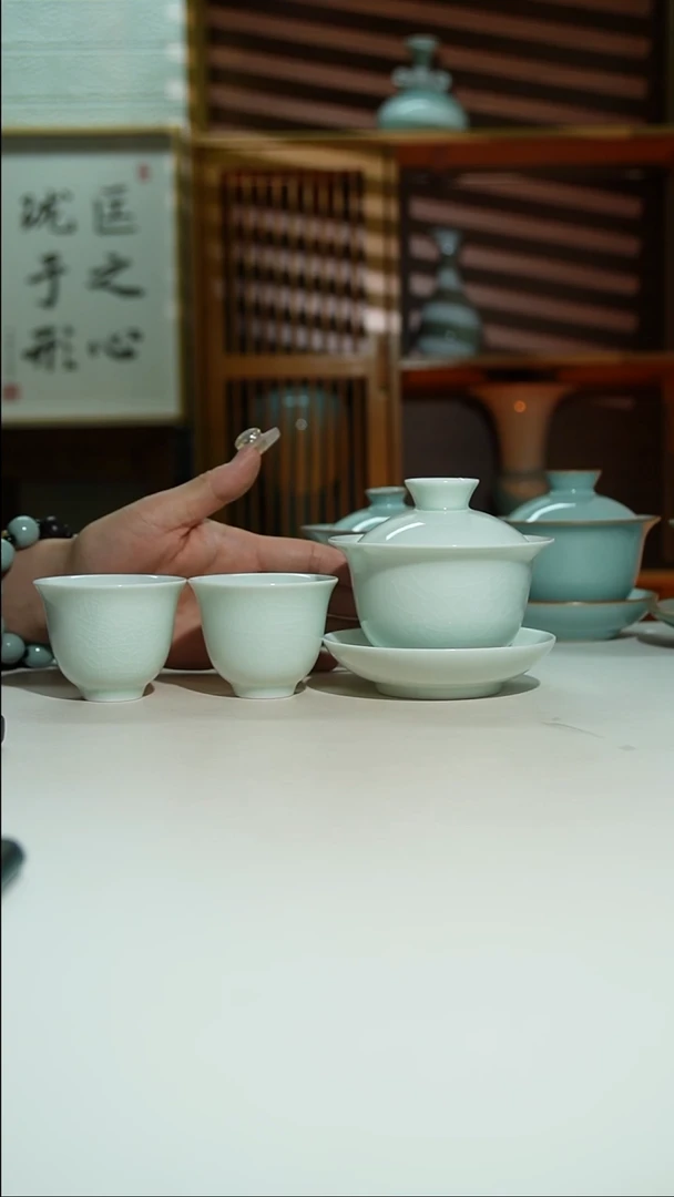 杯玉青玉兰盖碗加4只玉青玉兰杯一级