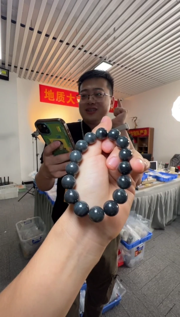 手串未镶嵌和田玉约12mm新疆墨玉圆珠单圈手串