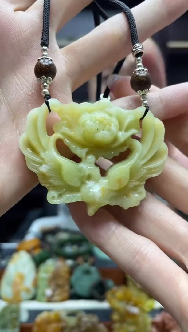 未镶嵌岫玉吊坠·
