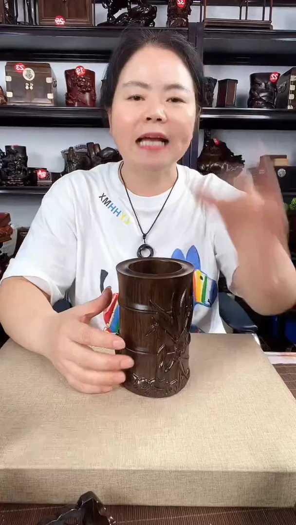 木知了笔筒老李红木工艺品