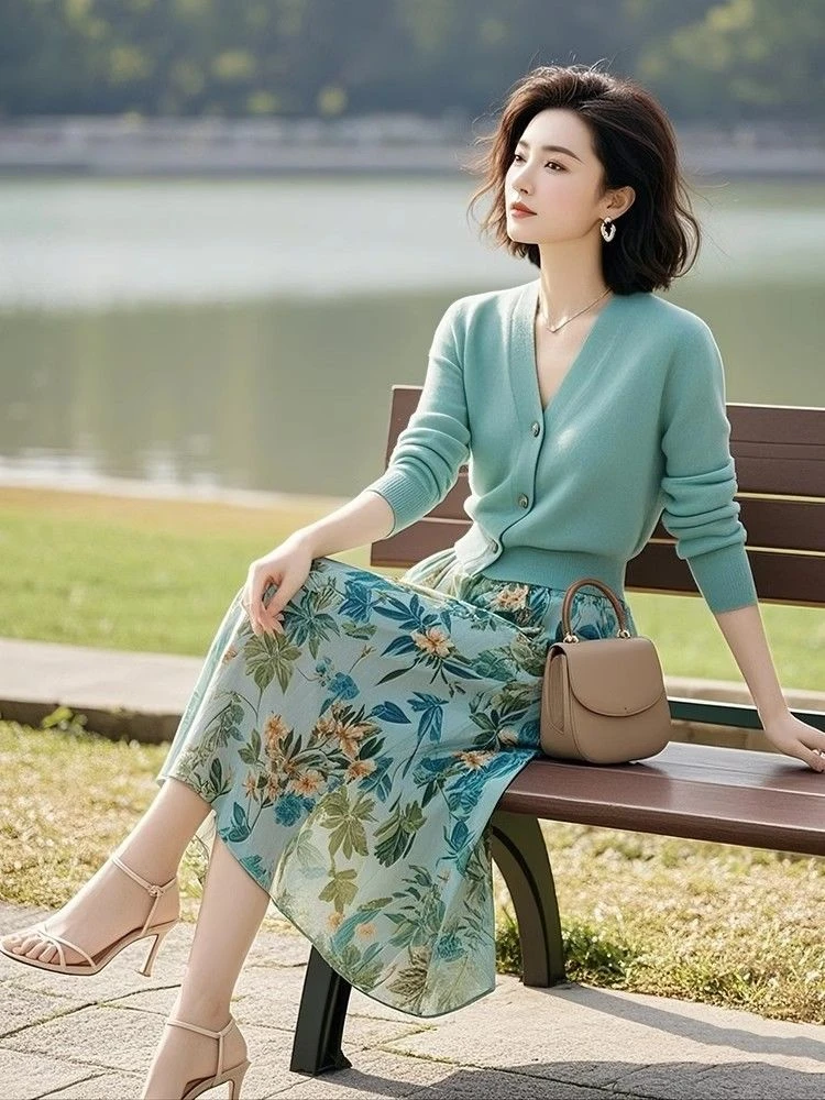 开春穿搭高级感小香风减龄绿色针织衫碎花半身裙套装X156+Q210