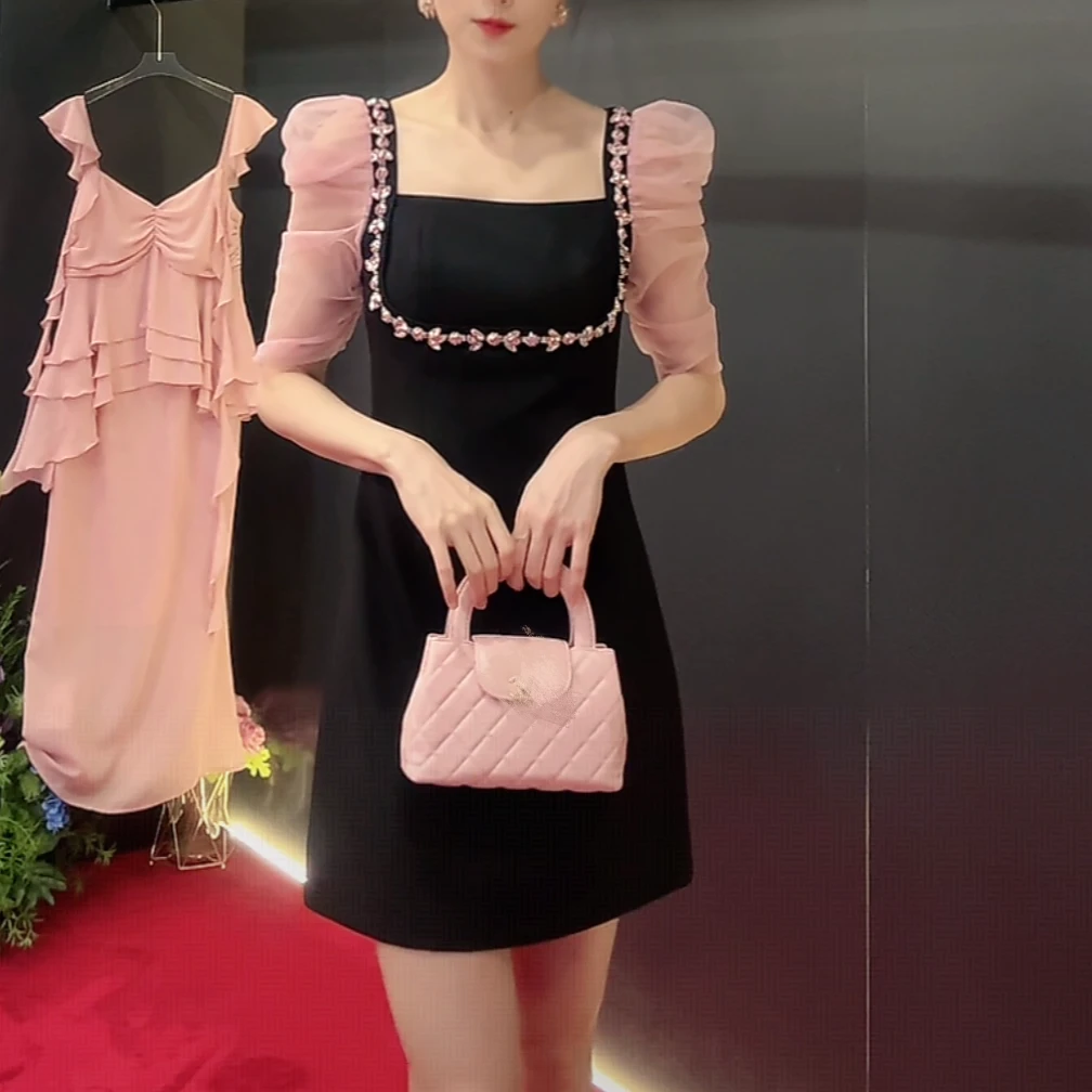 魅鹊 51155【贝拉恋人】 法式复古方领重工钉珠A字摆小黑裙连衣裙