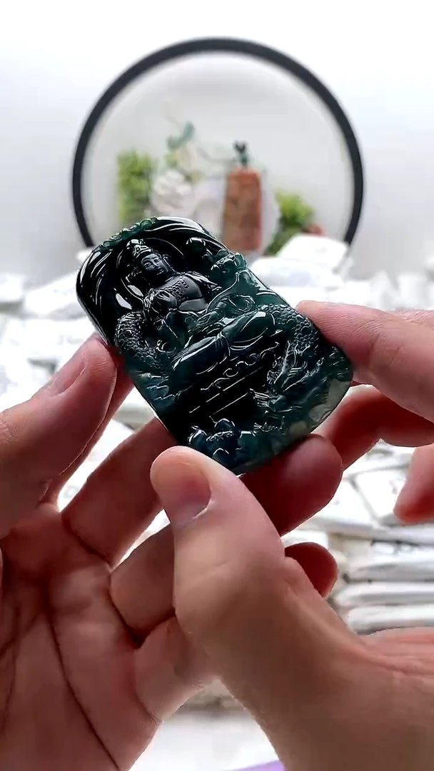 颈饰未镶嵌翡翠大势至
