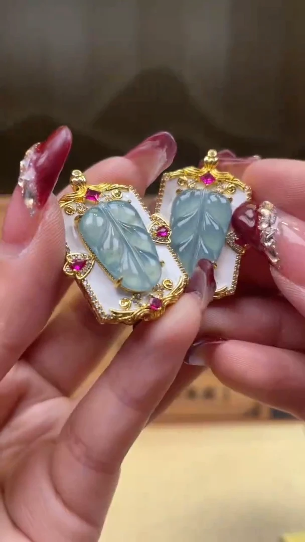 【闪购商品】翡翠颈饰未镶嵌多样性发货 (只发一件) *A80