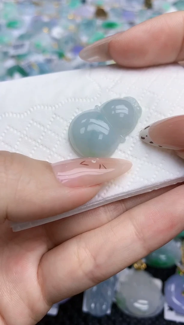 翡翠挂件未镶嵌465   天然翡翠A货