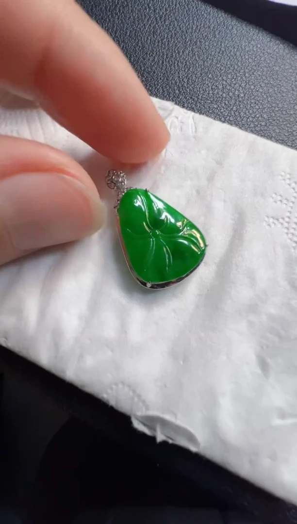 吊坠(不含链)18K金镶嵌翡翠3680