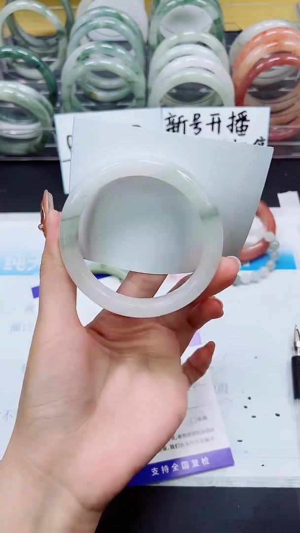 【闪购商品】石英质玉手镯未镶嵌Q68-62/63