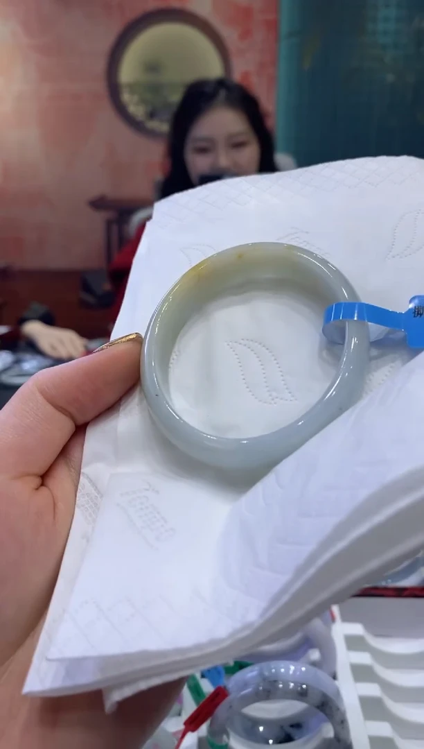 【闪购商品】翡翠手镯未镶嵌多人00015