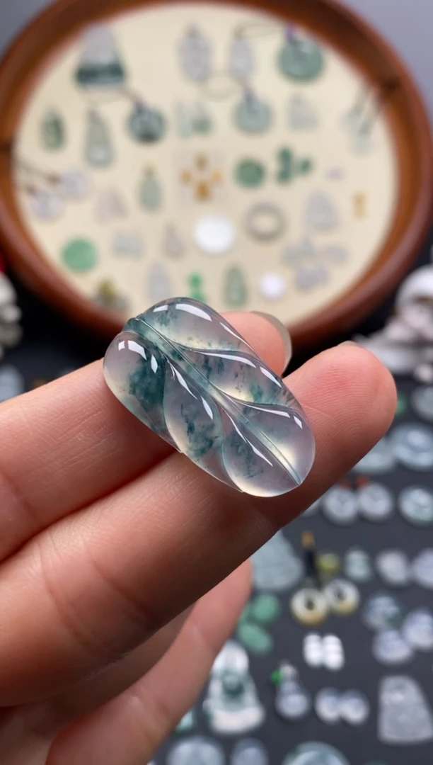 翡翠未镶嵌颈饰高冰飘花叶子/芬