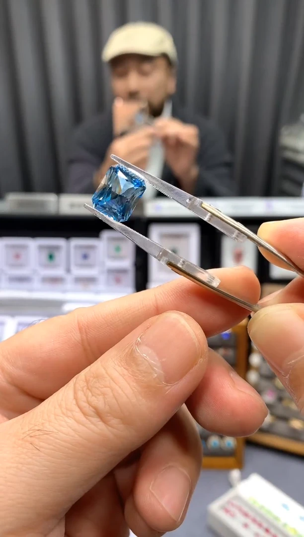 托帕石裸石7-8ct 多样性发货一粒