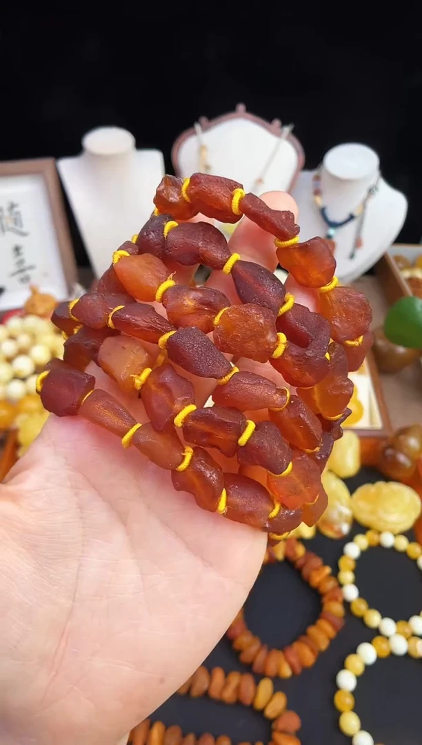 未镶嵌琥珀珠宝奇石多样性发其一