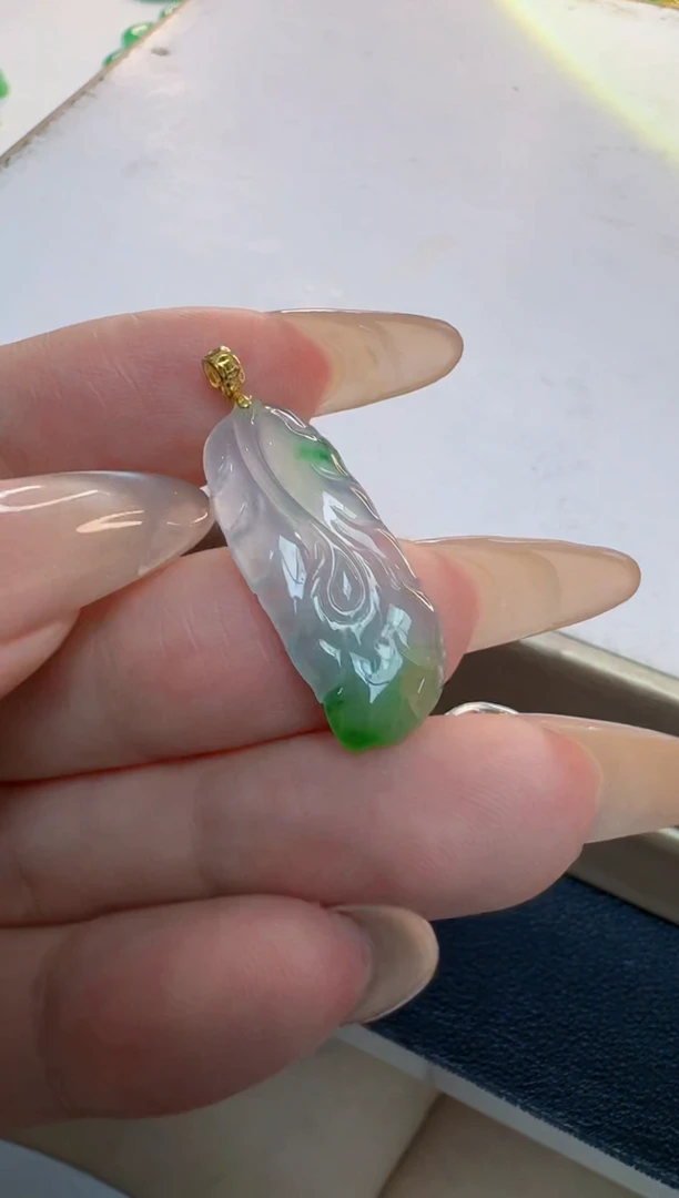翡翠18K金镶嵌吊坠(不含链)缅甸A货翡翠