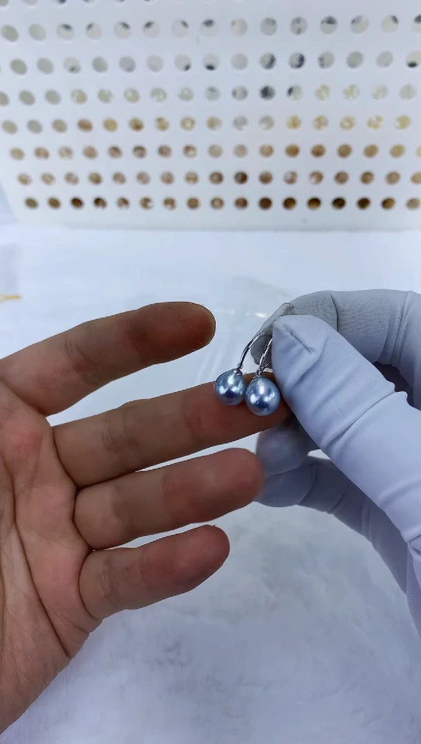 18K金镶嵌饰品海水珍珠真多麻色灵动款耳钩·微巴