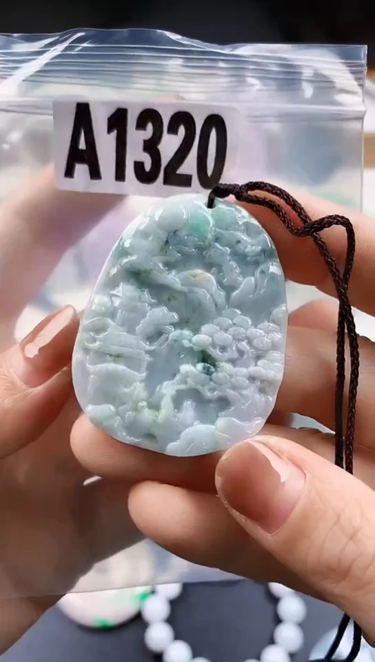 颈饰未镶嵌翡翠天然翡翠吊坠挂件