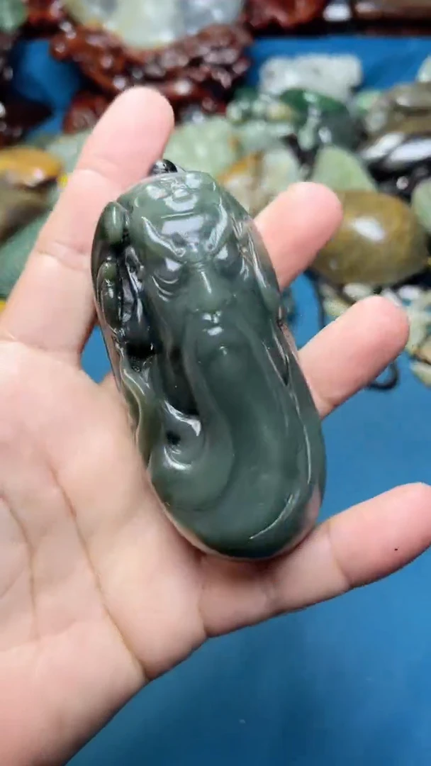 和田玉未镶嵌把件-