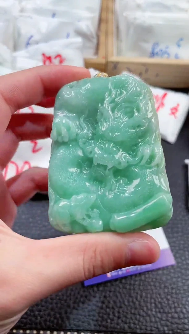 【闪购商品】翡翠颈饰未镶嵌00007162