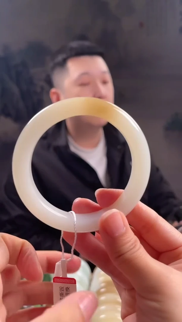 未镶嵌手镯和田玉59+圈口5172