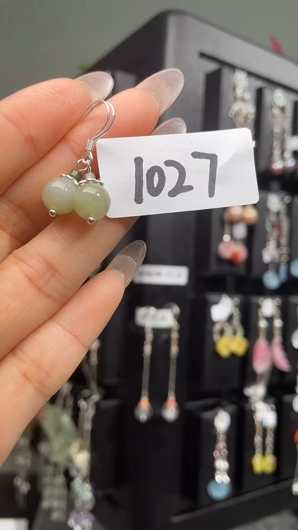 紫晶耳饰银S925镶嵌喜欢拍随机发