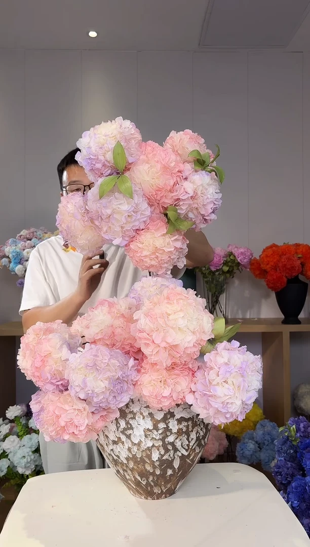 永生大叶绣球7枝(渐变紫4/渐变粉3)+送3枝小橘叶(开播福利)