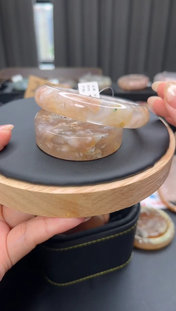 石英质玉手镯未镶嵌赠送镯心（圈口59