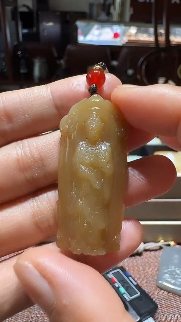颈饰未镶嵌和田玉吊坠