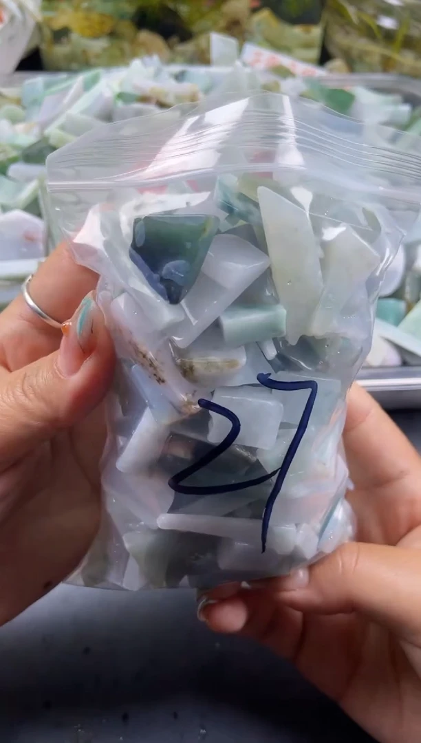 配石翡翠天然翡翠小号500克27