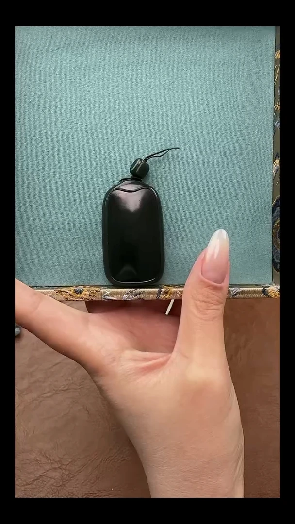 颈饰未镶嵌和田玉大**简平安牌