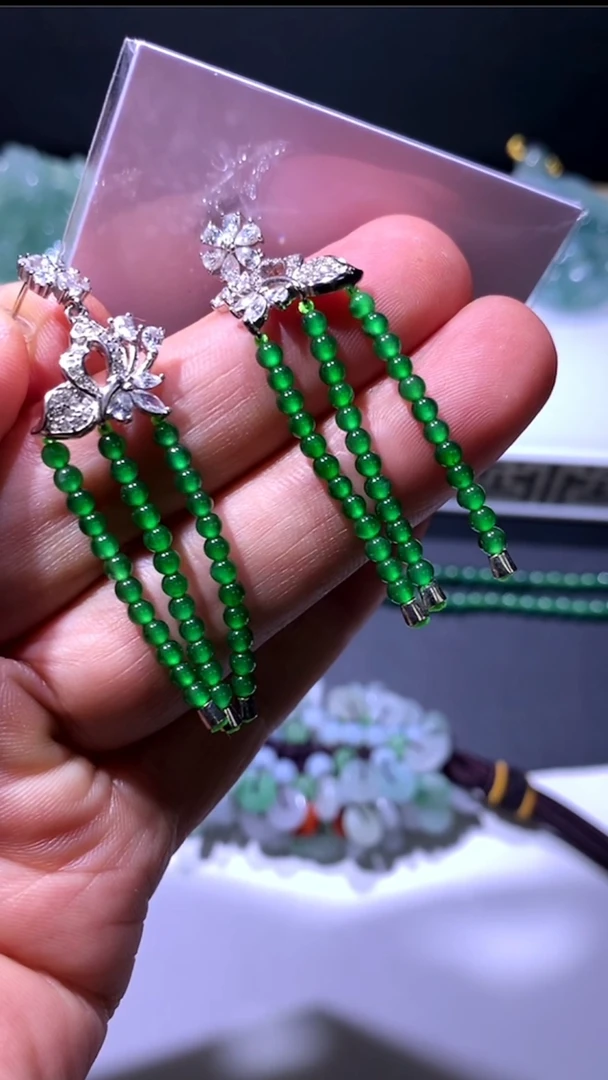 翡翠挂件未镶嵌翡翠耳坠