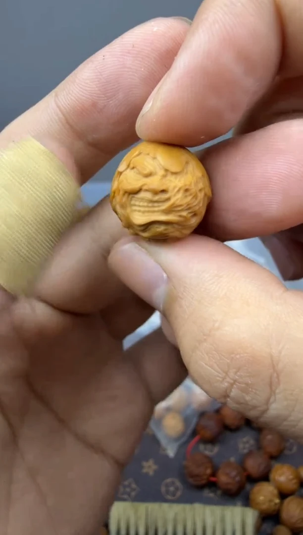 吊坠猴头核桃披风 恶僧