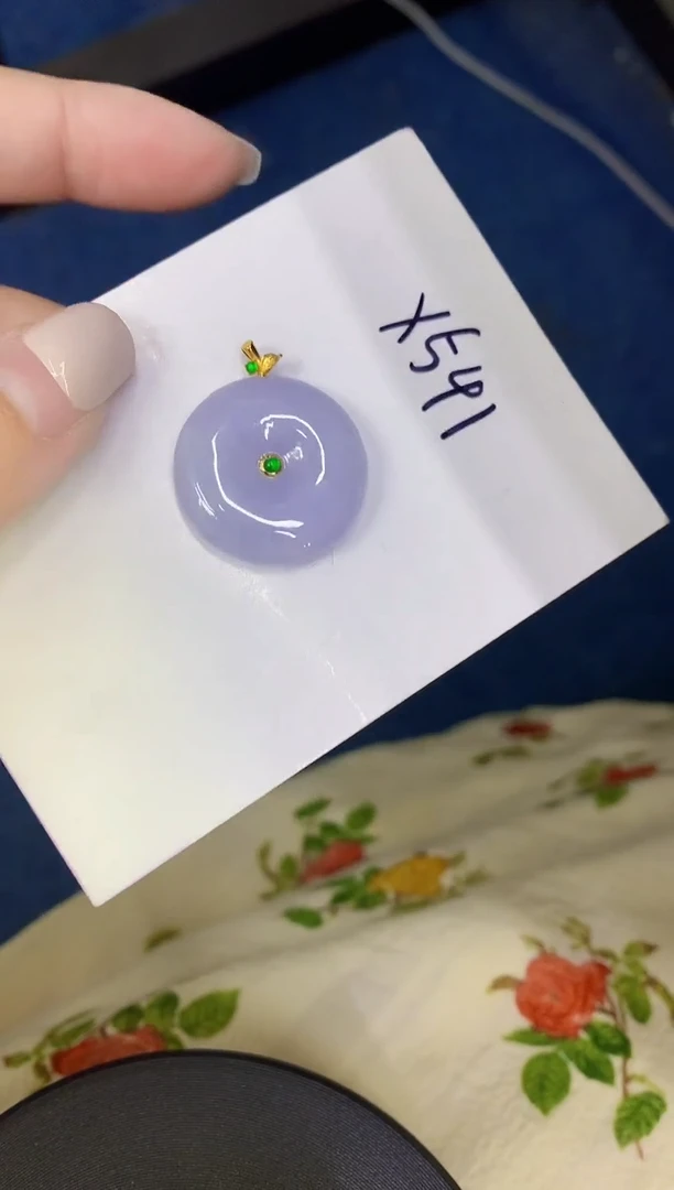 颈饰18K金镶嵌翡翠缅甸天然翡翠A货