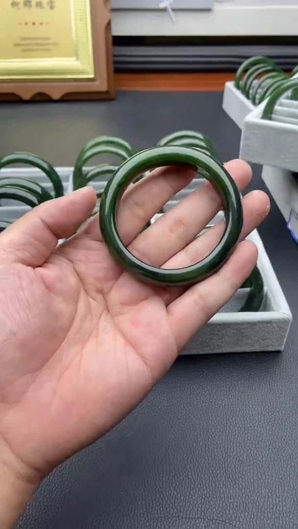 未镶嵌手镯和田玉（碧玉）65-55