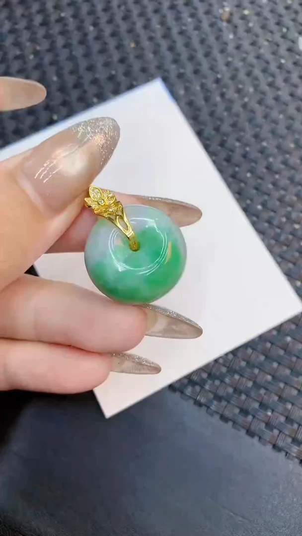 颈饰未镶嵌翡翠1