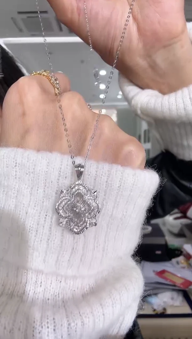 【闪购商品】钻石吊坠(不含链)铂Pt950镶嵌布布