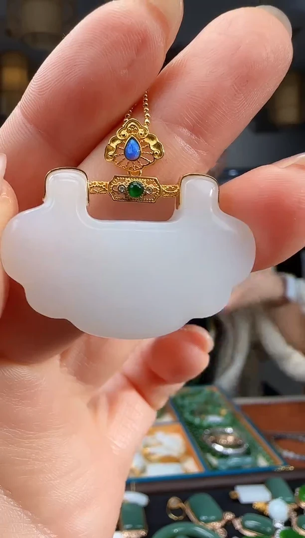 吊坠(不含链)18K金镶嵌和田玉1