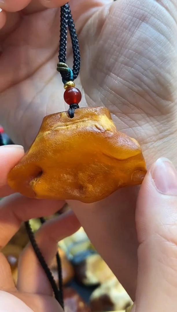琥珀颈饰未镶嵌吊坠