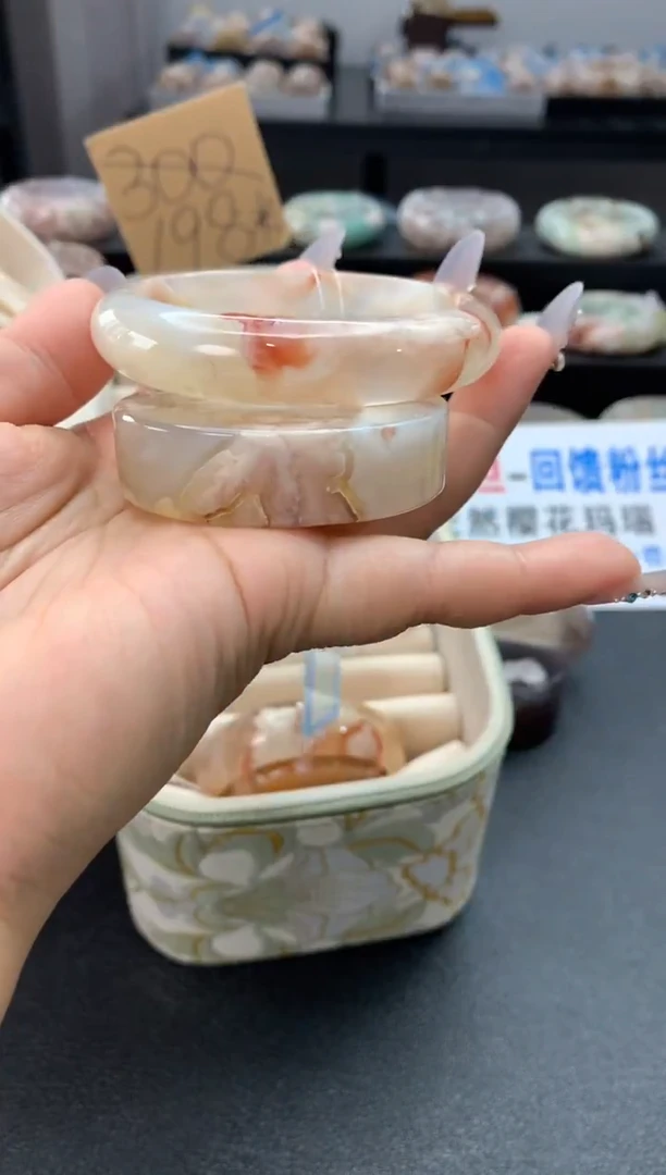 未镶嵌手镯石英质玉（57-58圈口）赠送镯心