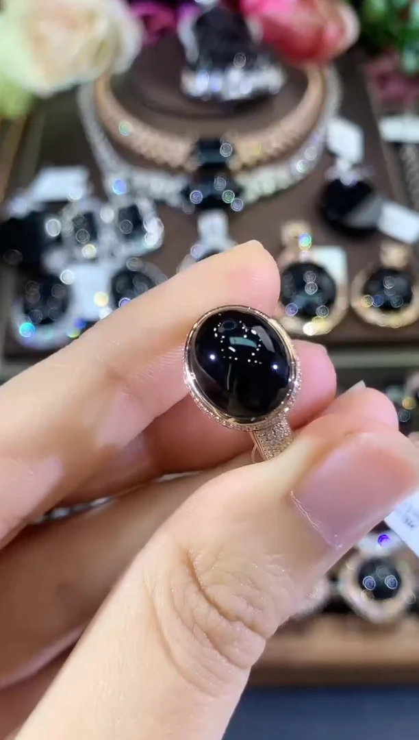 18K金镶嵌戒指翡翠B95