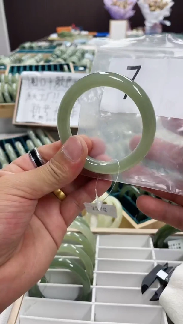 和田玉手镯未镶嵌和田玉手镯 56.6圈口 7号