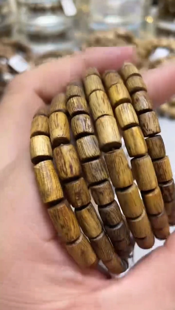 【闪购商品】沉香手串莺歌绿随型单圈多样性发其一