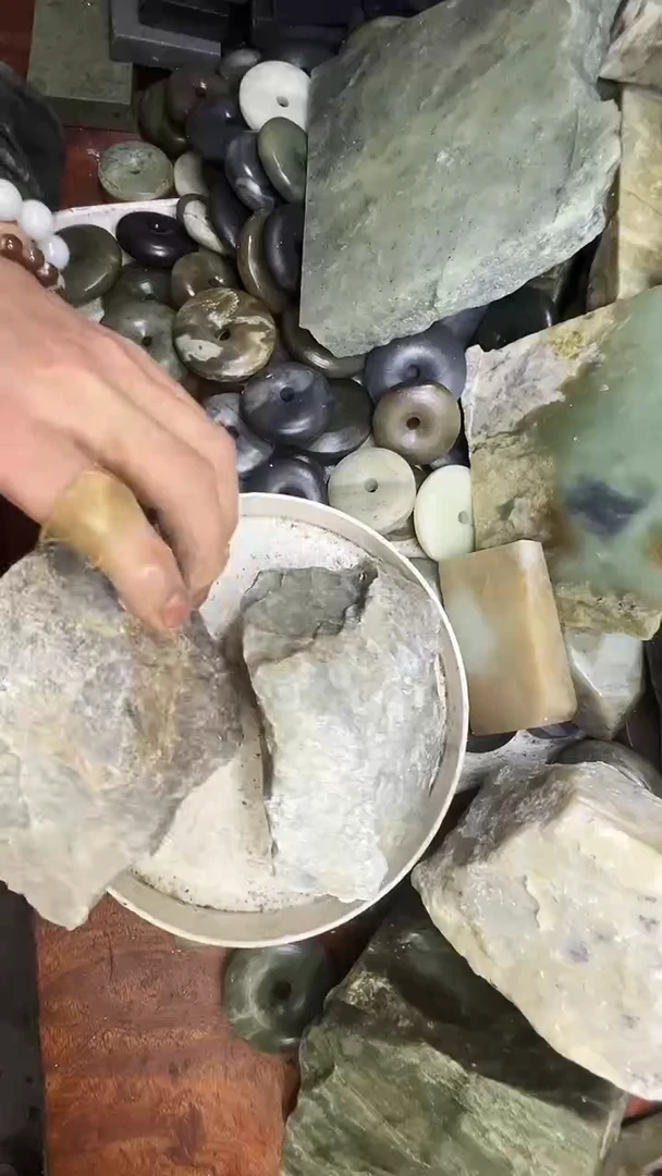 未镶嵌和田玉珠宝半成品毛料