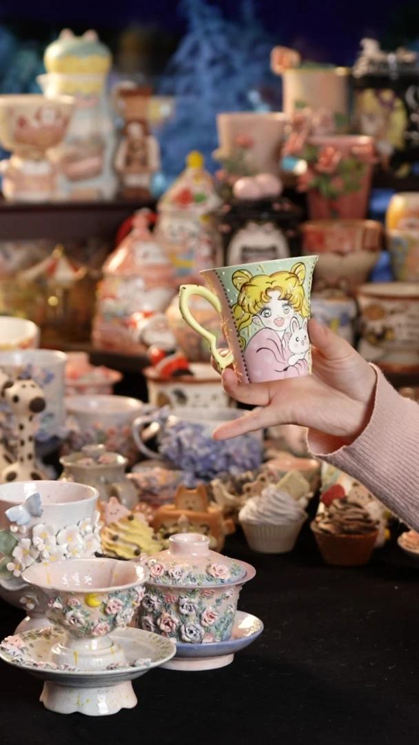 摆件陶景德镇釉下彩手绘设计师款陶瓷