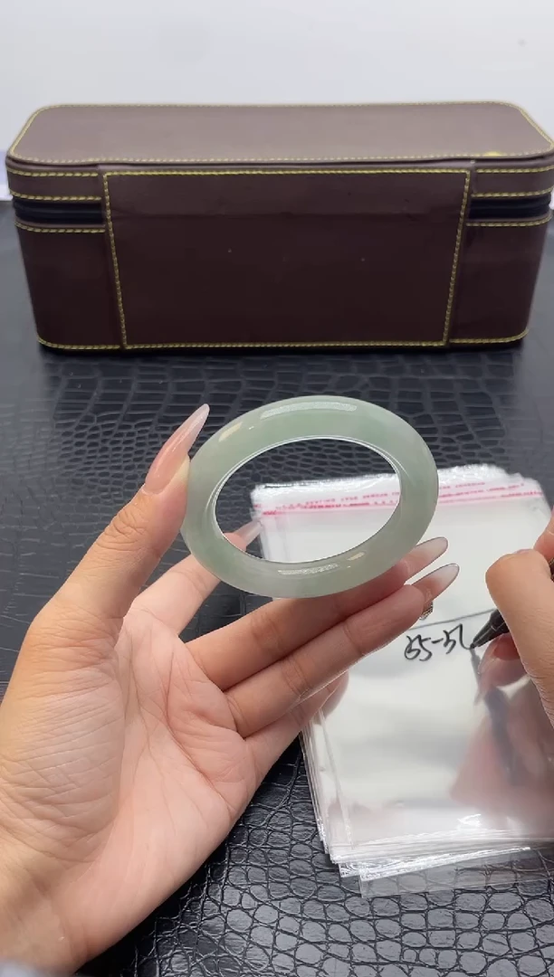 83手镯所见即所得拍啥发啥