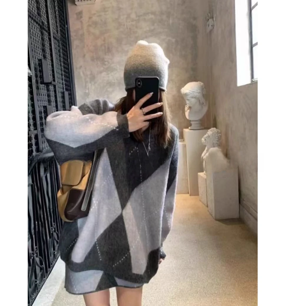 时尚套装百搭秋冬套头加厚毛衫拼色菱格长款毛衣+短裙慵懒风时尚