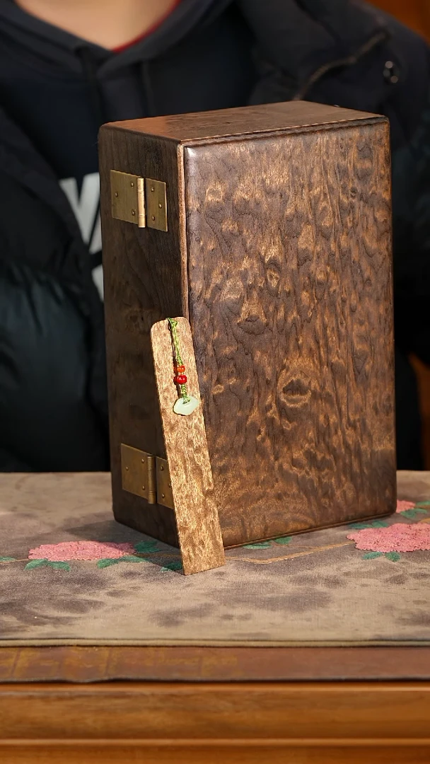 阴沉木那****何金丝楠阴沉一木一器盒子加书签