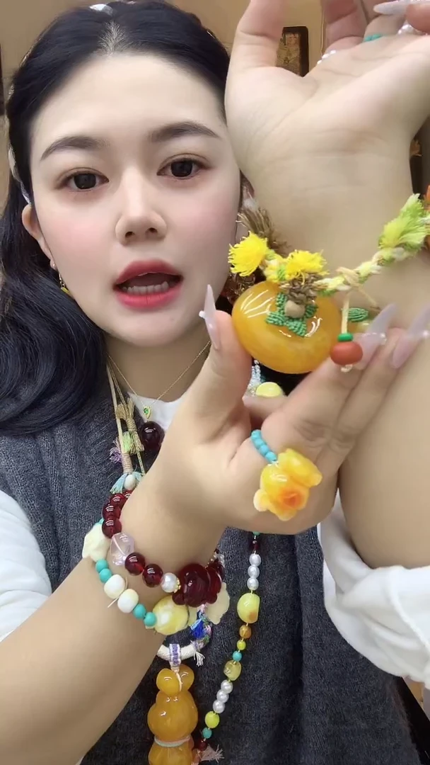 砖雕大喜喜时尚穿搭饰品