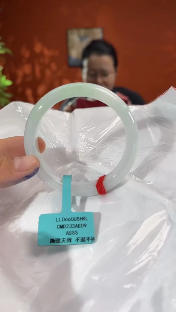 未镶嵌手镯翡翠翡翠手镯