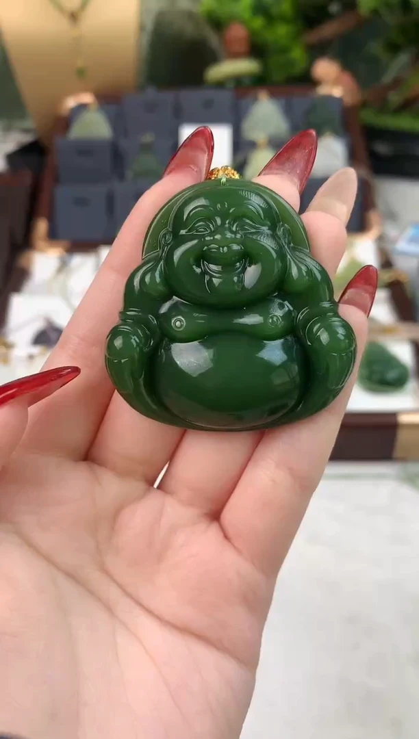 颈饰未镶嵌和田玉吊坠