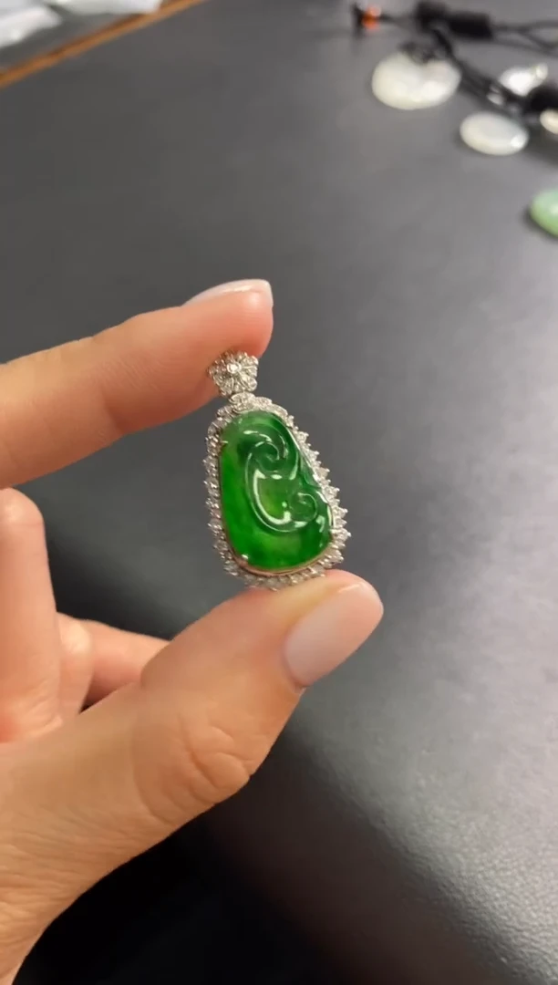 【闪购商品】翡翠颈饰18K金镶嵌不退不换 无鉴赏期